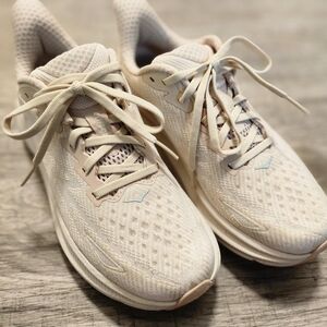 HOKA Clifton 9 Women's Shoe